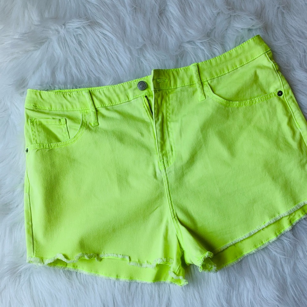 Cutoff Shorts Size 16
